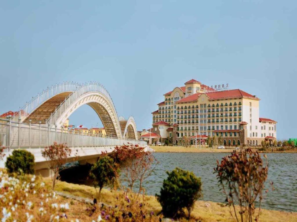 Haiyang Shenglong Jianguo Hotel Hai-yang-hsien Dış mekan fotoğraf